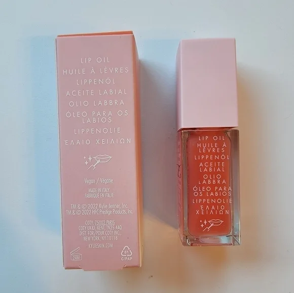 NWT Kylie Skin Lip Oil in Passion Fruit Passion - Picture 2 of 5